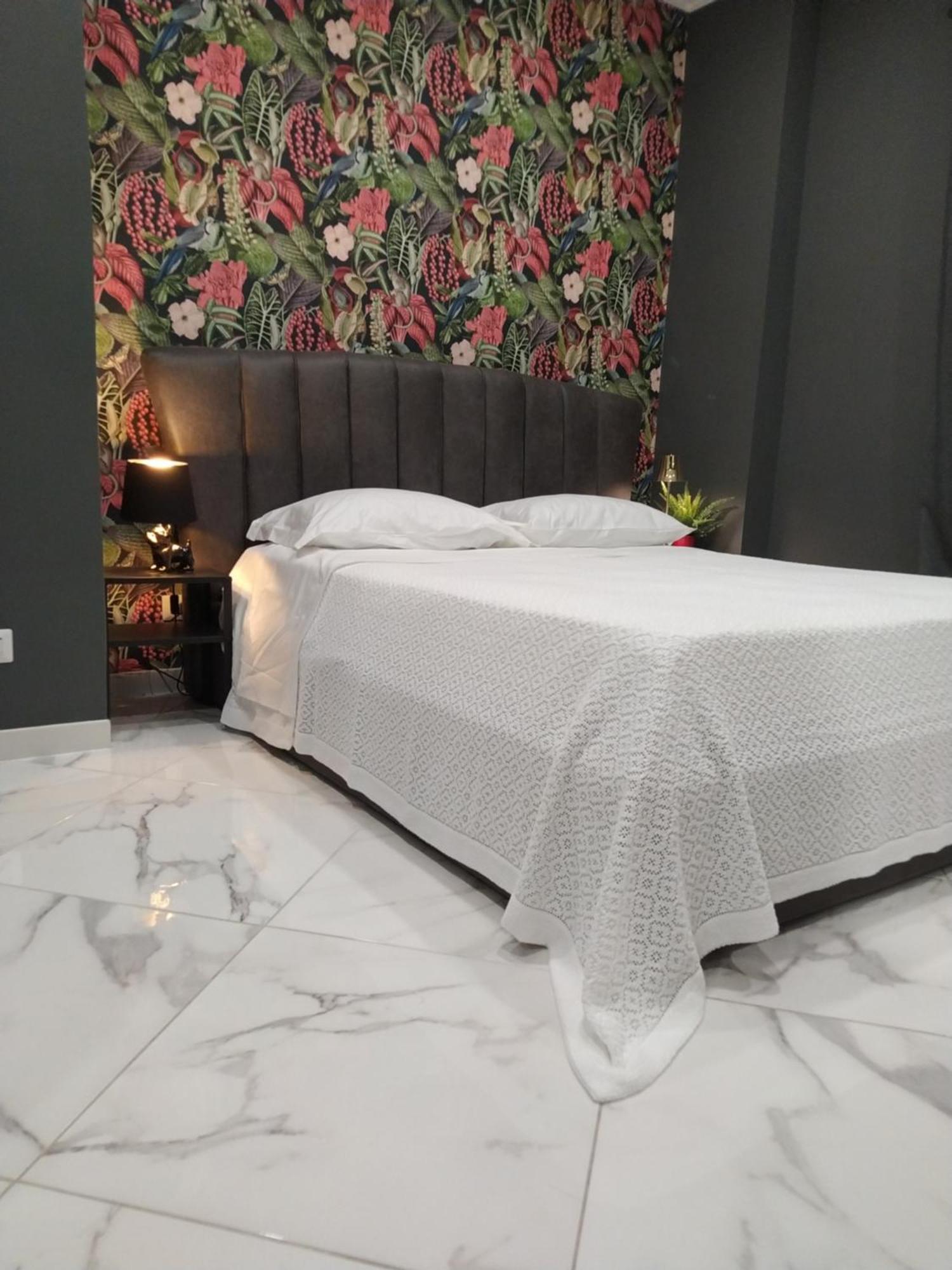 Linda'S Guest House Рим Екстер'єр фото
