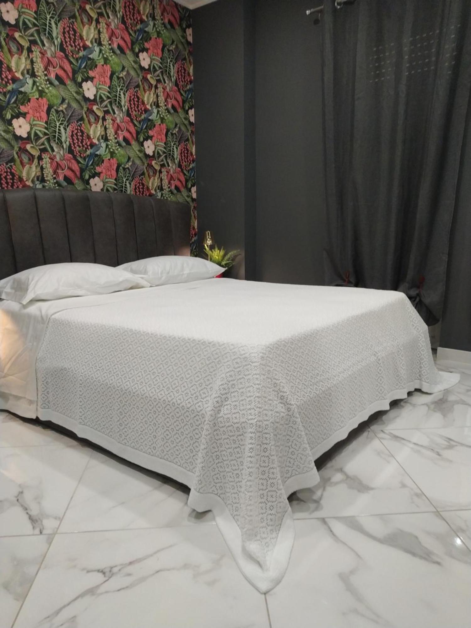 Linda'S Guest House Рим Екстер'єр фото